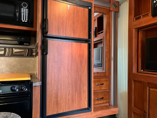 Travel Trailer - Photo 7