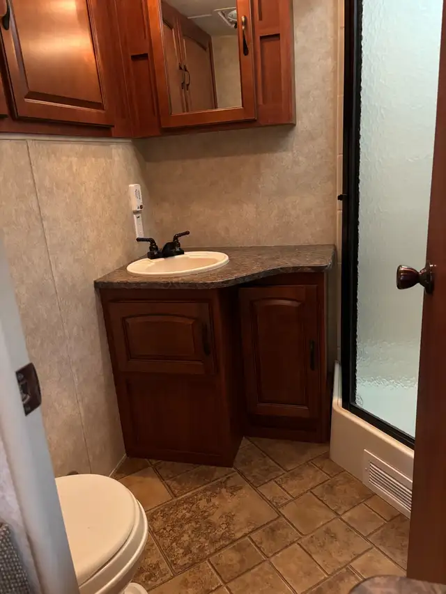 Travel Trailer - Photo 10