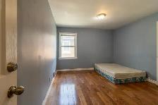 ROOM FOR RENT from 30th april,suitable for 2peopl step to MOHAWK