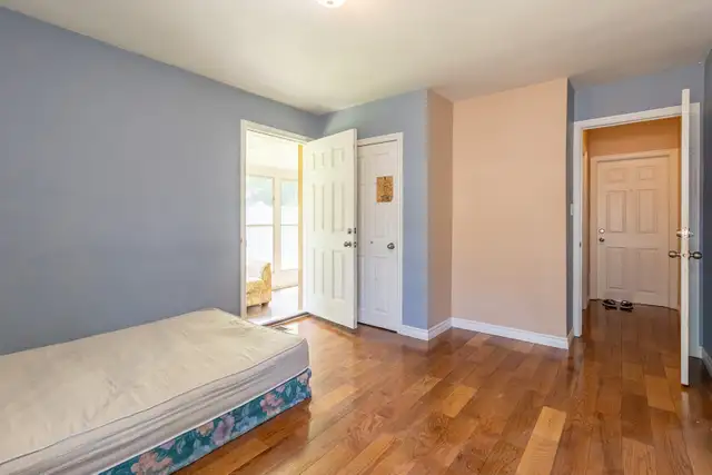 ROOM FOR RENT from 30th april,suitable for 2peopl step to MOHAWK - Photo 2