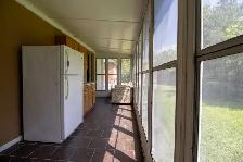 ROOM FOR RENT from 30th april,suitable for 2peopl step to MOHAWK - Photo 5