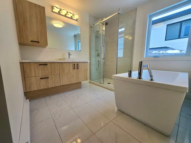 5½ NEUF STYLE CONDO (1300 pi²) – ÎLOT 8’   DOUCHE CÉRAMIQUE   TH - Photo 5