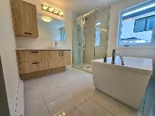 5½ NEUF STYLE CONDO (1300 pi²) – ÎLOT 8’   DOUCHE CÉRAMIQUE   TH - Photo 5