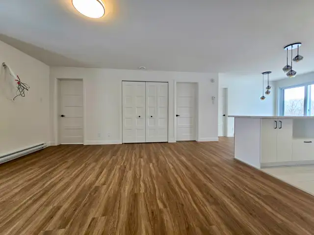 5½ NEUF STYLE CONDO (1300 pi²) – ÎLOT 8’   DOUCHE CÉRAMIQUE   TH - Photo 7