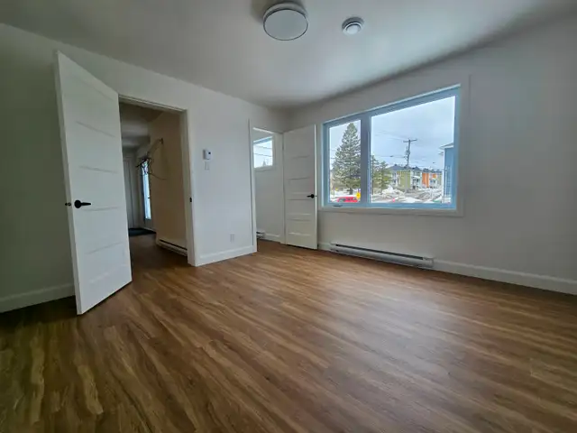 5½ NEUF STYLE CONDO (1300 pi²) – ÎLOT 8’   DOUCHE CÉRAMIQUE   TH - Photo 8