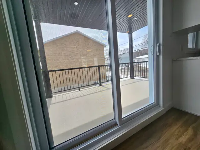 5½ NEUF STYLE CONDO (1300 pi²) – ÎLOT 8’   DOUCHE CÉRAMIQUE   TH - Photo 10