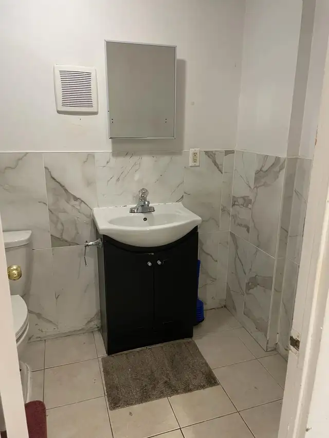 One Bedroom Independent Basement Unit - Photo 6