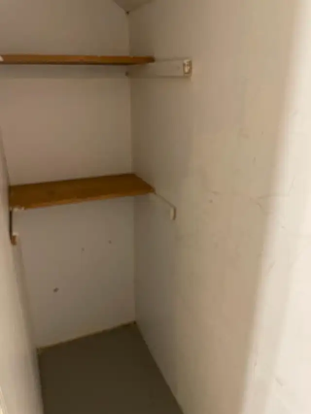 One Bedroom Independent Basement Unit - Photo 7