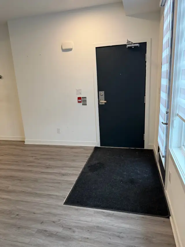 Two bedroom, three bathroom,  parking stacked condo for - Photo 3