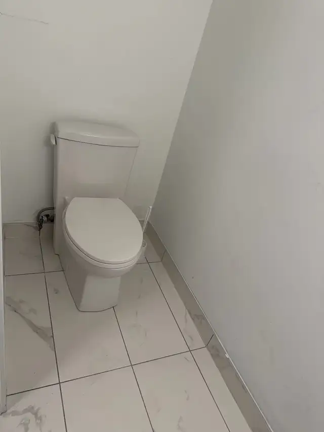 Two bedroom, three bathroom,  parking stacked condo for - Photo 7