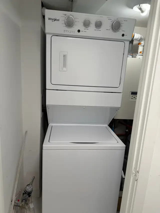 Two bedroom, three bathroom,  parking stacked condo for - Photo 10