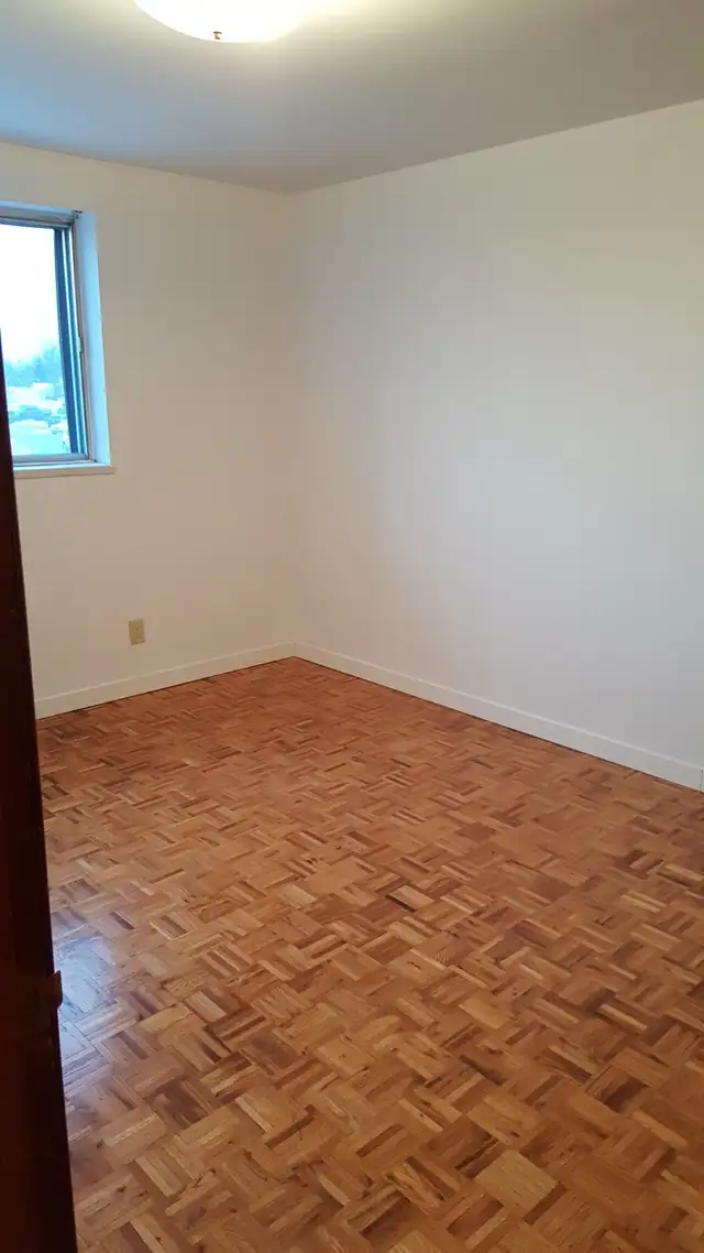 Two bedroom,one floor apt available May 1 - Photo 3