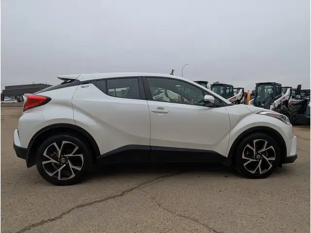 2019 Toyota C-HR XLE 2.0L/Touch Media/Heated Seats/Camera - Photo 7