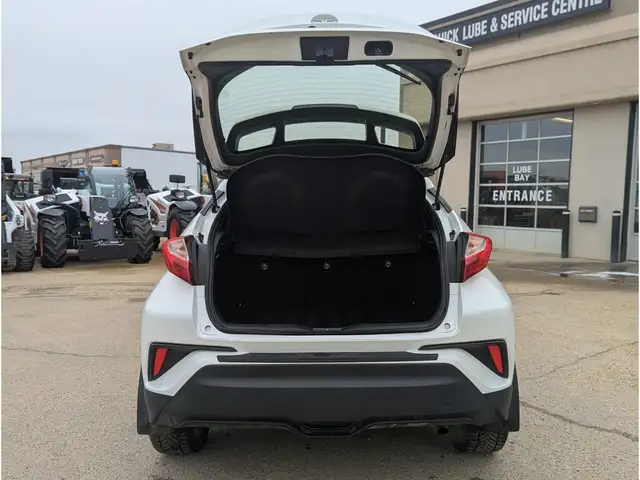 2019 Toyota C-HR XLE 2.0L/Touch Media/Heated Seats/Camera - Photo 10