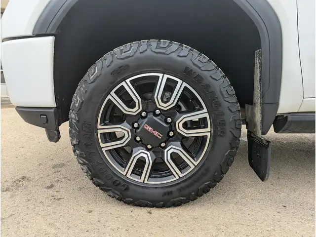 2022 GMC Sierra 3500HD AT4 6.6L Diesel/Touch Nav/Sunroof/Camera - Photo 25