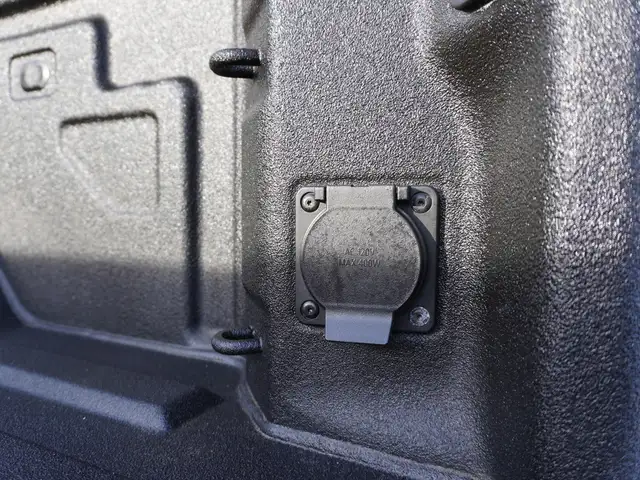 2023 Chevrolet SILVERADO 2500HD BUCKETS AND FULL CONSOLE, LOADED - Photo 17