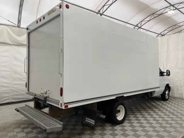 2024 Ford E-Series Cutaway - Photo 4