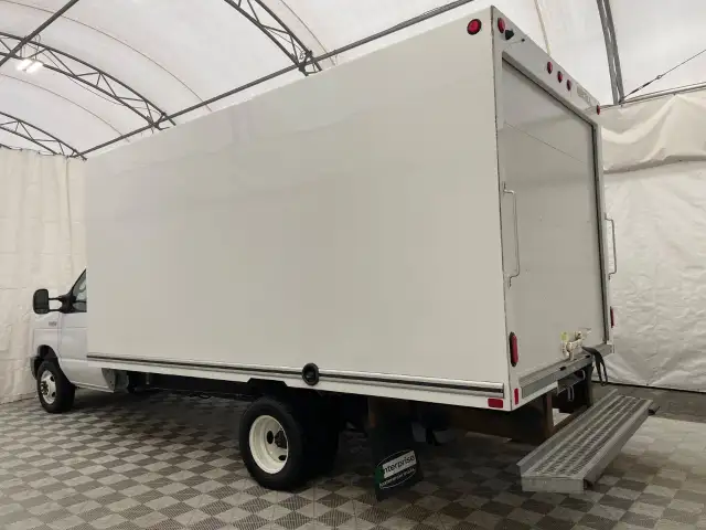 2024 Ford E-Series Cutaway - Photo 6