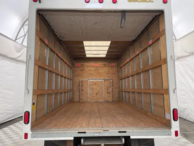 2024 Ford E-Series Cutaway - Photo 7