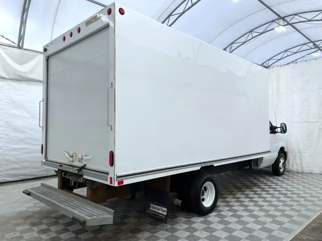 2024 Ford E-Series Cutaway - Photo 4