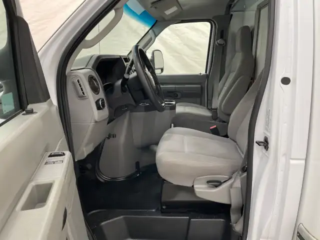 2024 Ford E-Series Cutaway - Photo 8