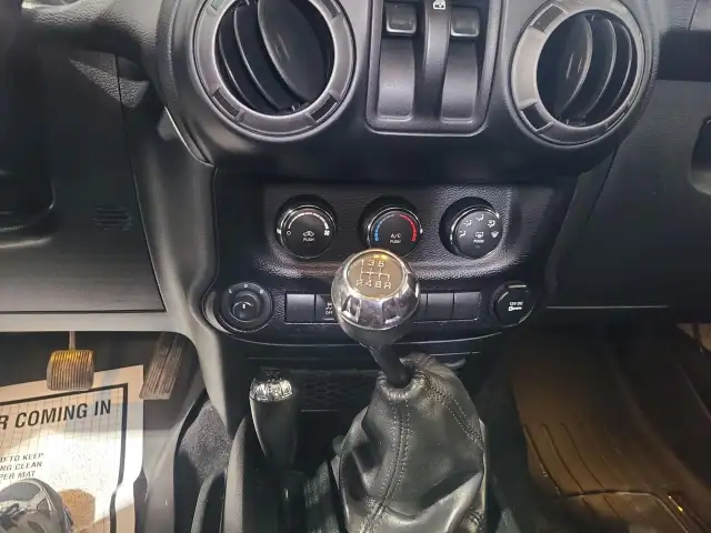 2017 Jeep Wrangler SPORT - Photo 15