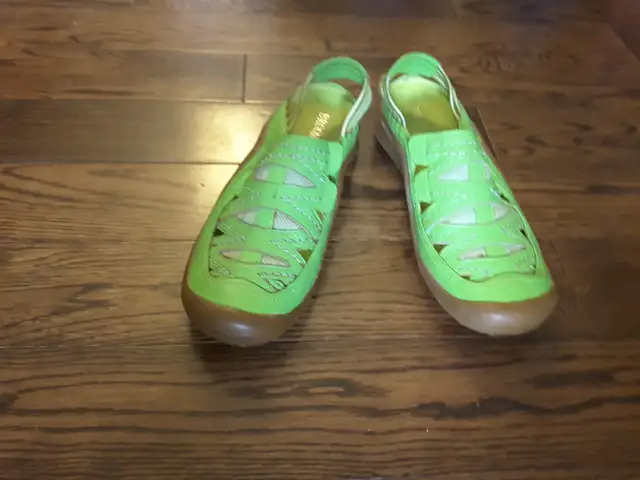 Brand New Women leather shoes Size 9 - Photo 2