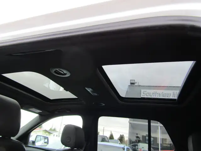 2023 Chevrolet Traverse AWD LT True North 8 Passenger / Leather - Photo 4