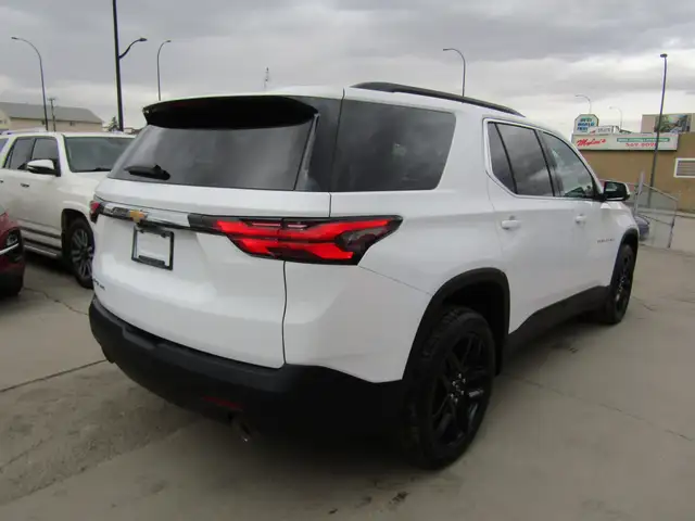 2023 Chevrolet Traverse AWD LT True North 8 Passenger / Leather - Photo 7