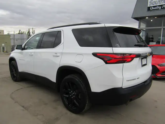 2023 Chevrolet Traverse AWD LT True North 8 Passenger / Leather - Photo 9