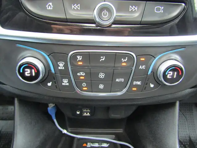 2023 Chevrolet Traverse AWD LT True North 8 Passenger / Leather - Photo 35