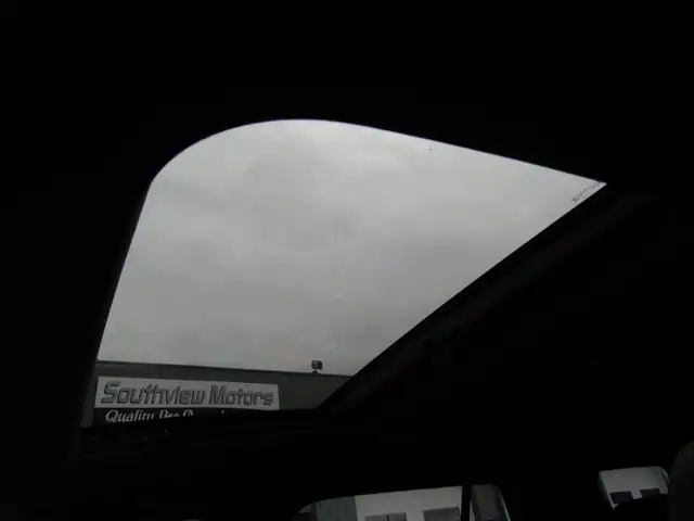 2023 Chevrolet Traverse AWD LT True North 8 Passenger / Leather - Photo 38