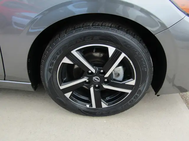 2024 Nissan Sentra SV CVT CARPLAY / NAVIGATION / BLIND SPOT / RE - Photo 12