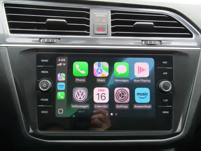 2018 Volkswagen Tiguan Comfortline 4MOTION Ltd Avail Leather / - Photo 3