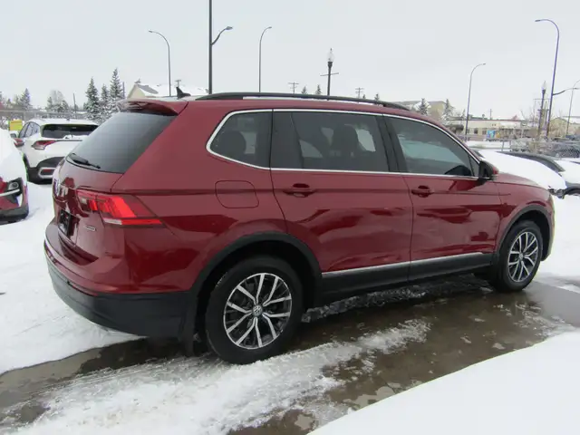 2018 Volkswagen Tiguan Comfortline 4MOTION Ltd Avail Leather / - Photo 5