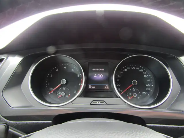 2018 Volkswagen Tiguan Comfortline 4MOTION Ltd Avail Leather / - Photo 17