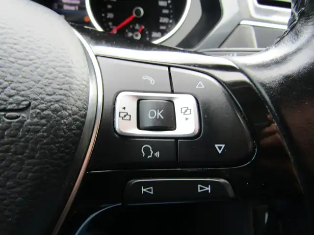 2018 Volkswagen Tiguan Comfortline 4MOTION Ltd Avail Leather / - Photo 18