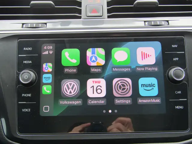 2018 Volkswagen Tiguan Comfortline 4MOTION Ltd Avail Leather / - Photo 19