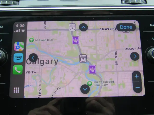 2018 Volkswagen Tiguan Comfortline 4MOTION Ltd Avail Leather / - Photo 20