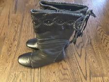 Brand New Women leather winter boots Size 9