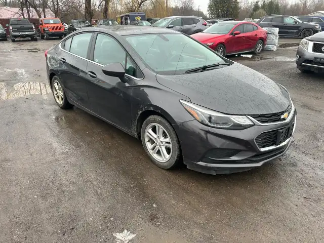 2016 Chevrolet Cruze LT - Photo 2