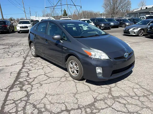 2010 Toyota Prius - Photo 2