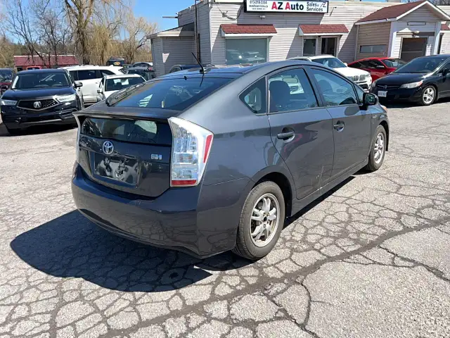 2010 Toyota Prius - Photo 4