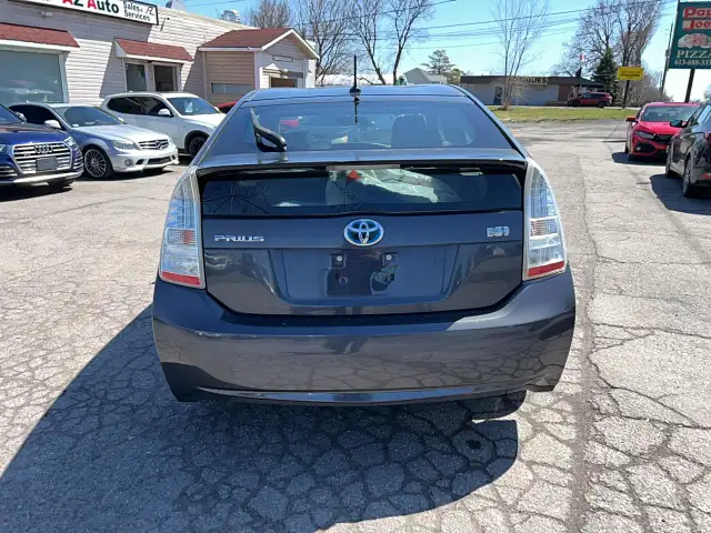 2010 Toyota Prius - Photo 5