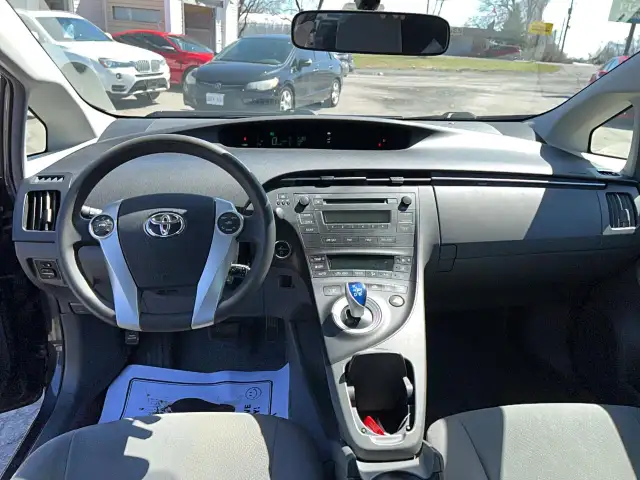 2010 Toyota Prius - Photo 11
