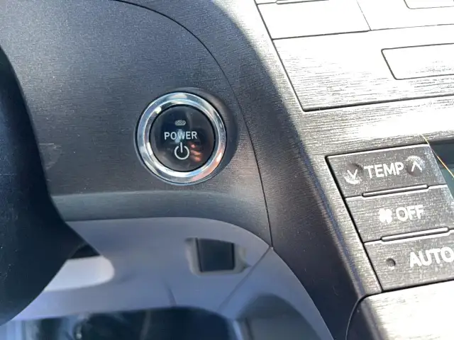 2010 Toyota Prius - Photo 13