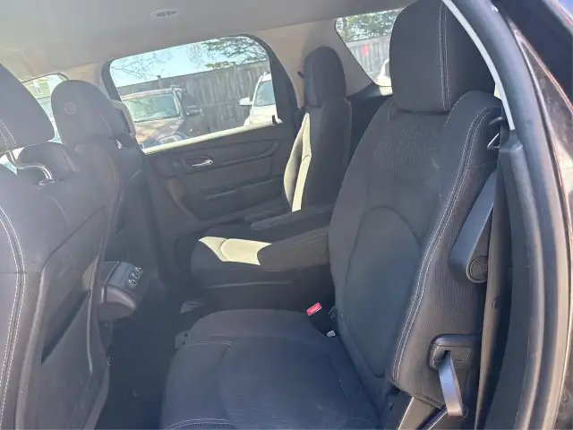 2016 GMC Acadia SLE 2 - Photo 10