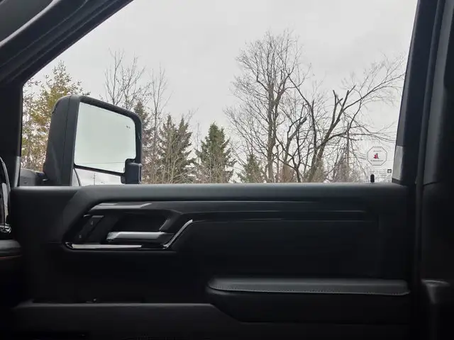 2026 GMC Sierra 3500HD AT4- Power Sunroof - Technology Pkg - Photo 47