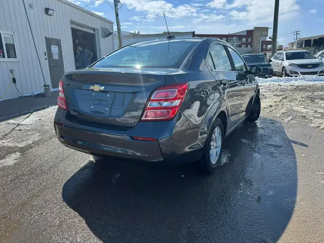 2017 Chevrolet Sonic LT - Photo 3