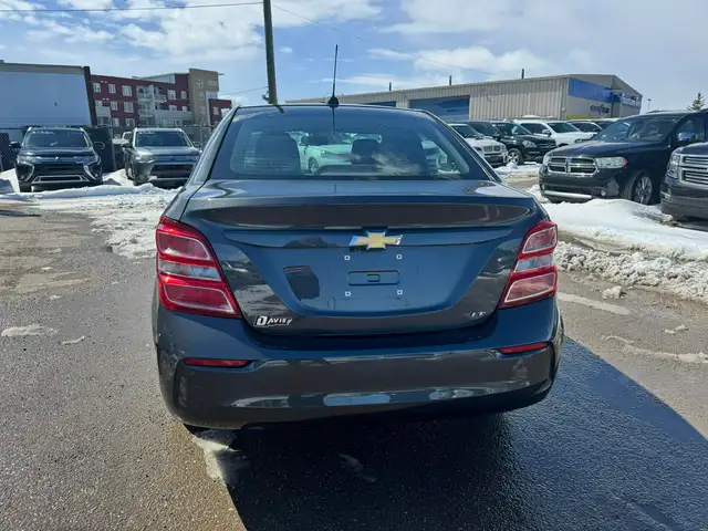 2017 Chevrolet Sonic LT - Photo 4